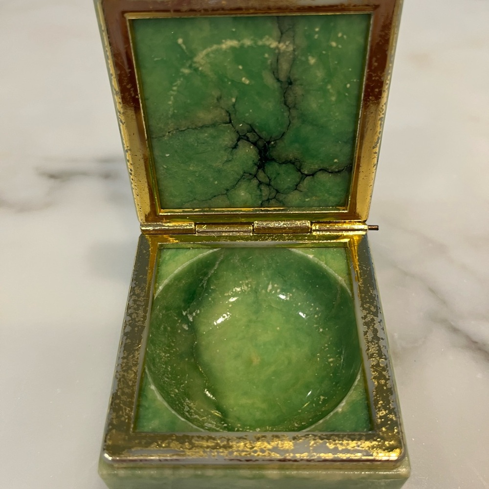 Jade trinket box